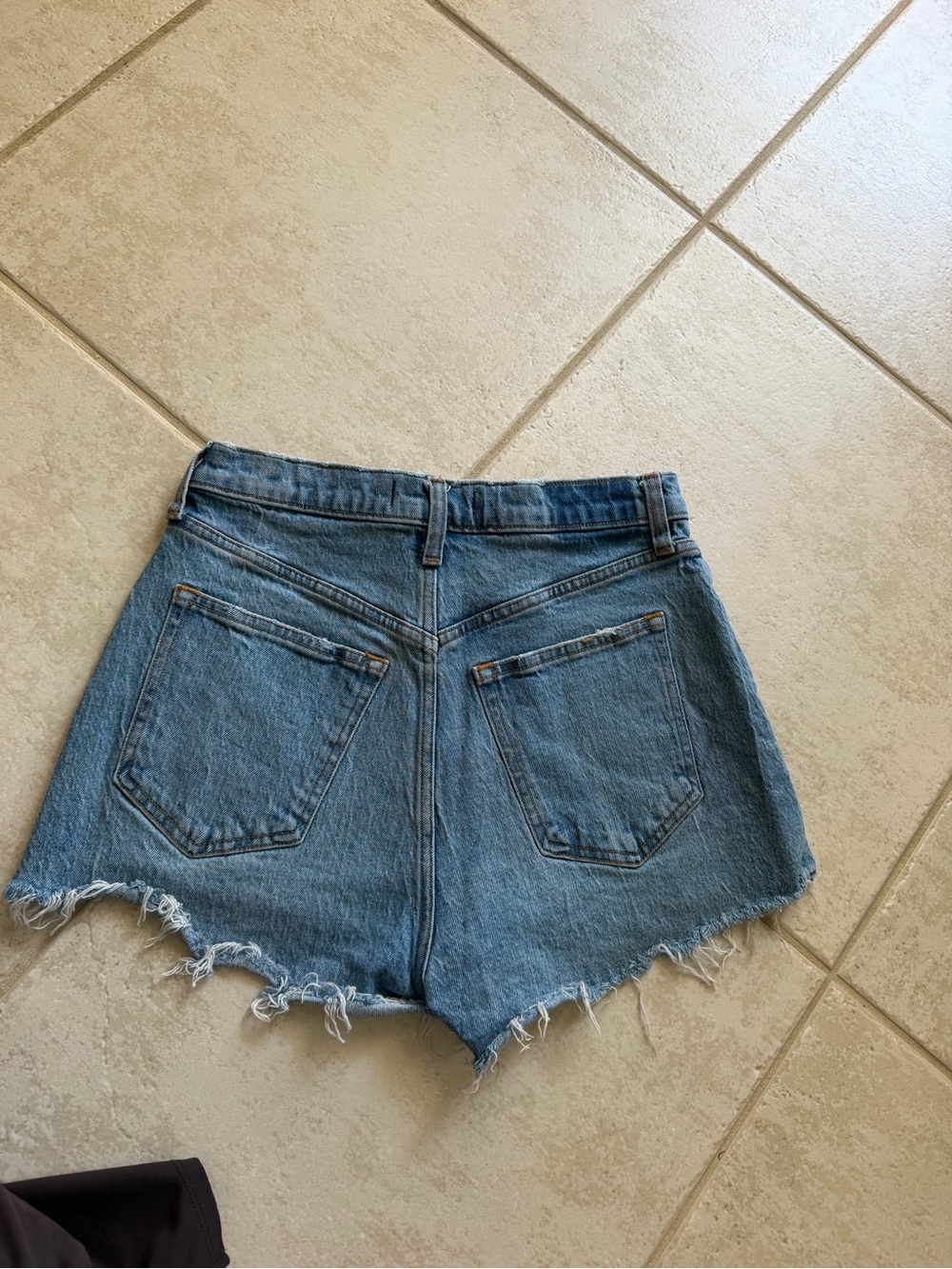 Abercrombie and Fitch size 27 Mom shorts, (high-rise curved love) - Picture 2 of 6